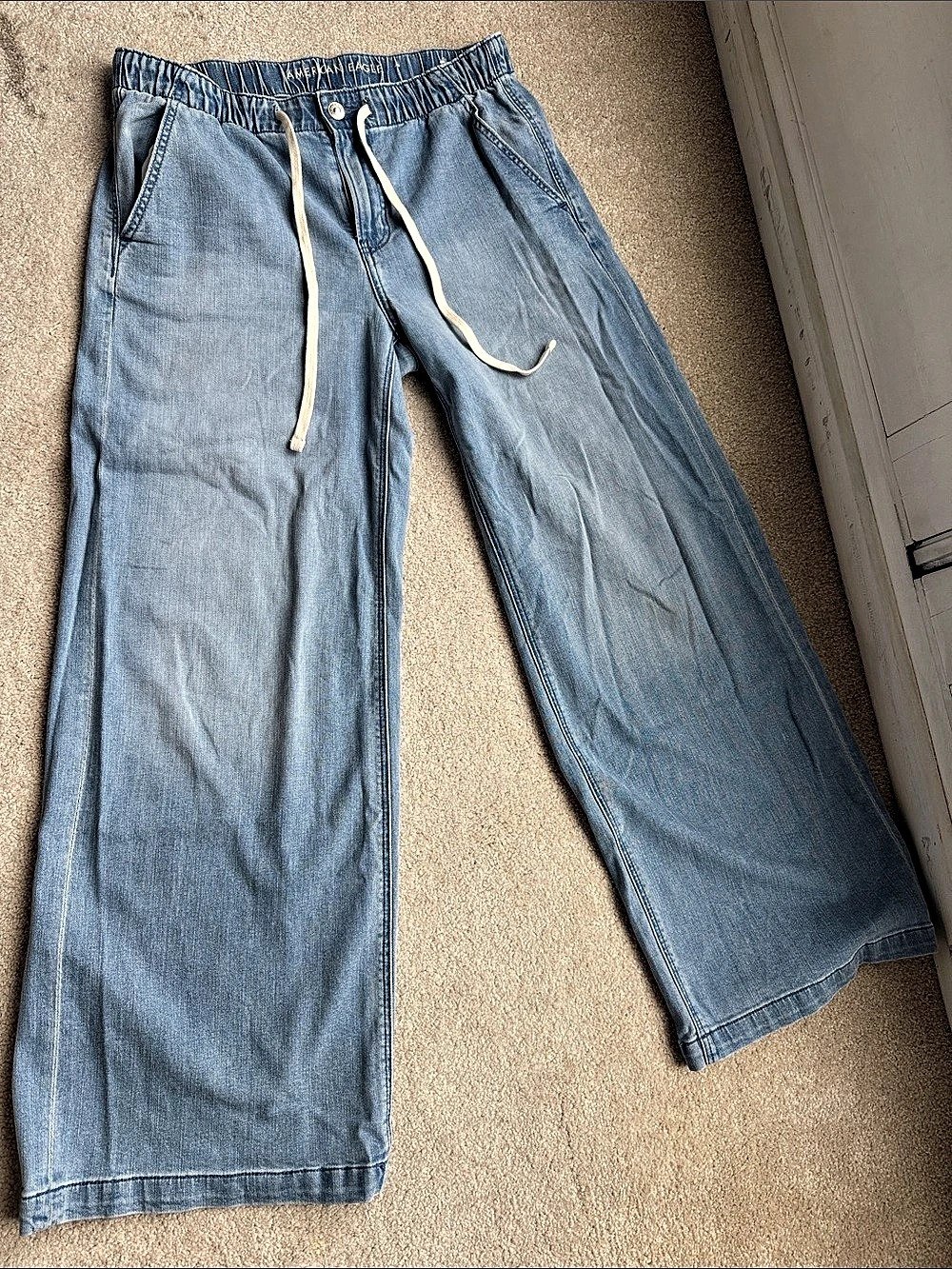 American Eagle Women'Small Straight Leg Jeans Size Small Blue